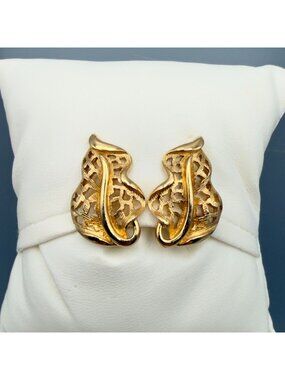 Monet Signed Earrings Textured Open Leaf Gold Tone Clip On Vintage